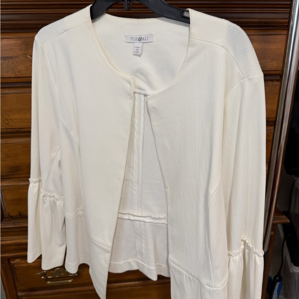 Roz & Ali Women's Cream Blouse